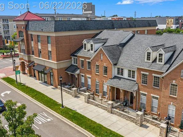 11 N Squirrel Rd, Auburn Hills, MI 48326