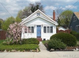 36 Ocean Ave, Blue Point, NY 11715