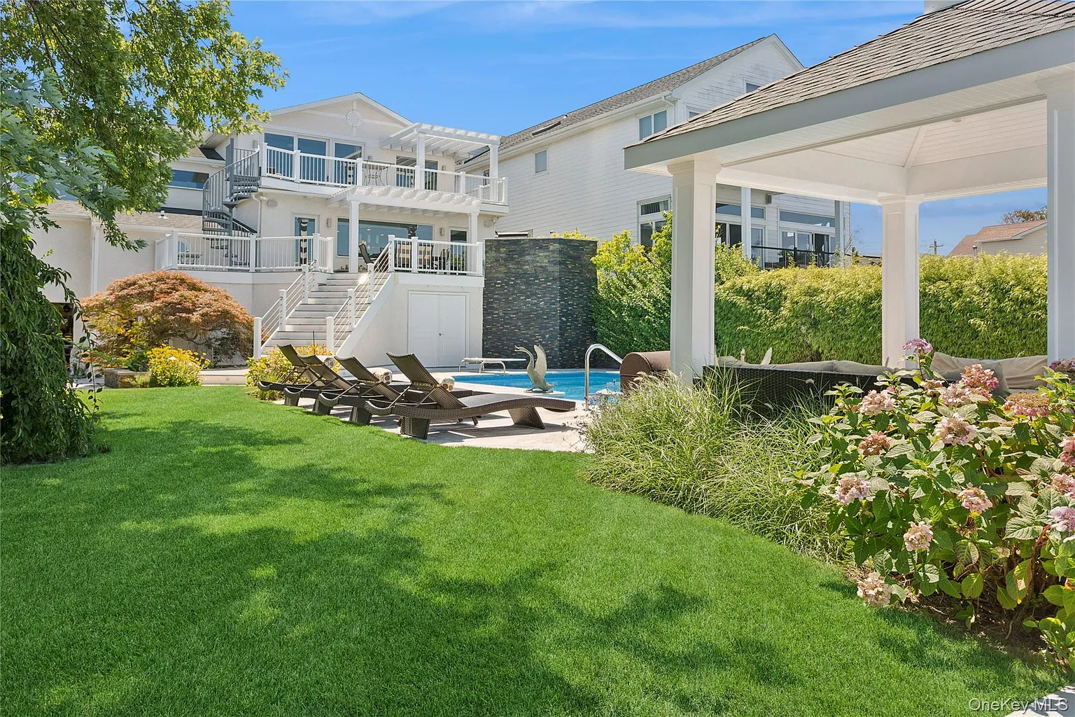 821 W Park Avenue photo 1