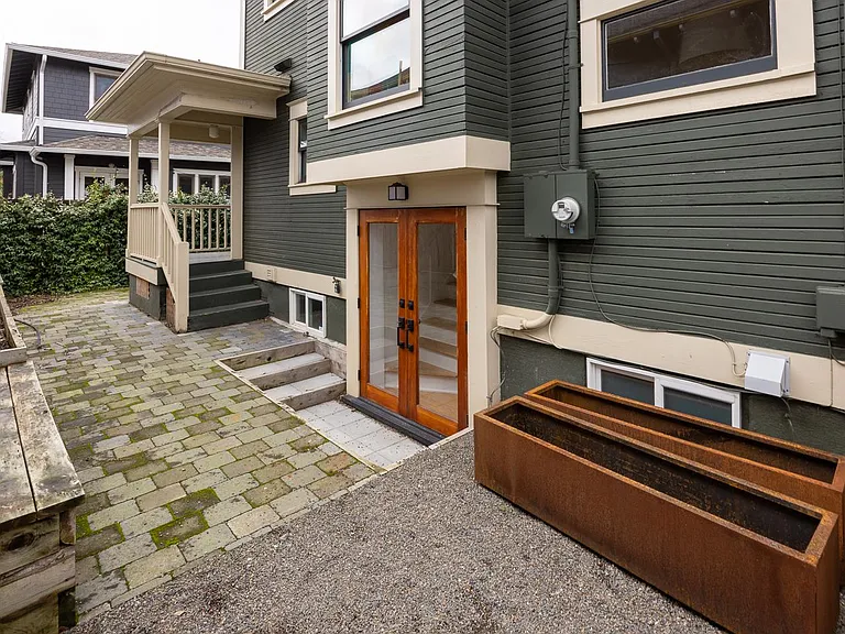 4619 N Commercial Ave — Photo 21
