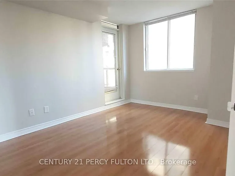 736 Bay St #1512 — Photo 11