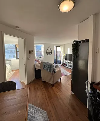 Rented by SERHANT. | media 23