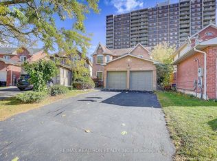 32 Bluebell Cres E, Whitby, ON L1P 1L1