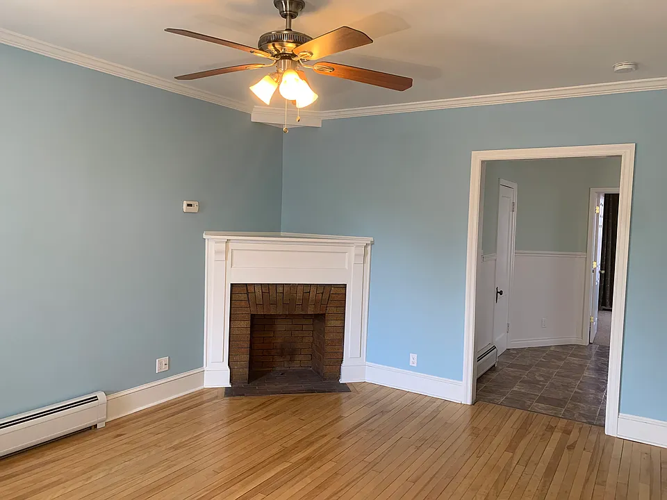 24 Main St #4
