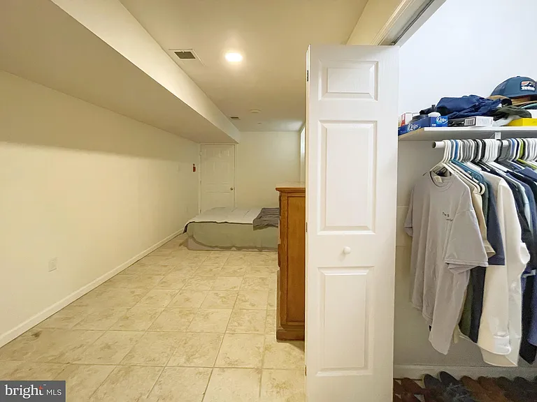1131 Green St #1 — Photo 18