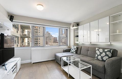 1st image of 100 W 93rd St APT 7A