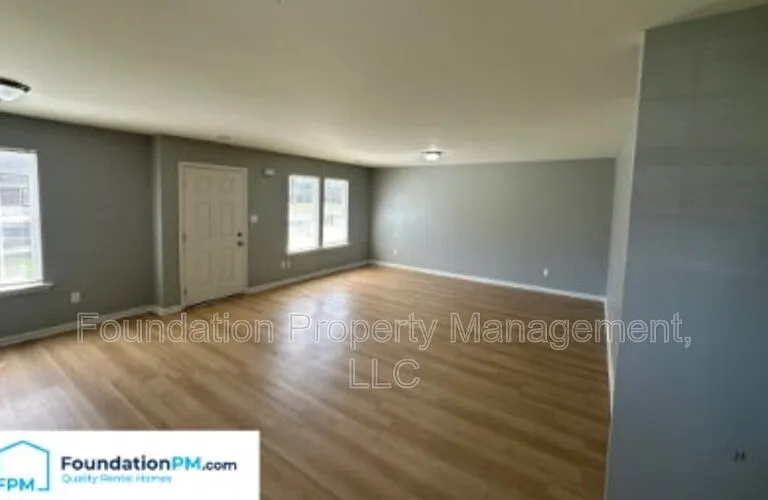 3751 Oak Lake Ln — Photo 9