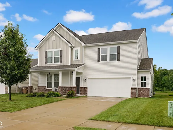 2241 Creek Bank Dr, Columbus, IN 47201