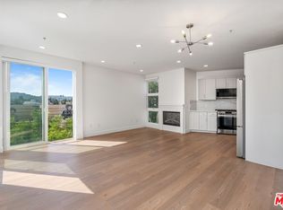 11011 Huston St #212, North Hollywood, CA 91601