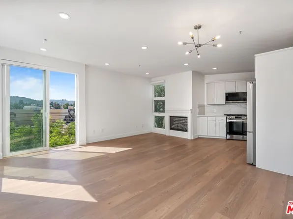 11011 Huston St #212, North Hollywood, CA 91601