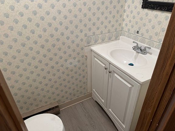 5th image of 162 Prospect Ave