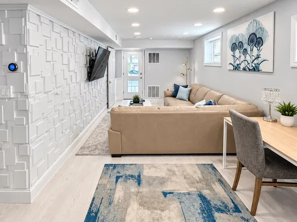 171 W 10th St Floor 1, Bayonne, NJ 07002