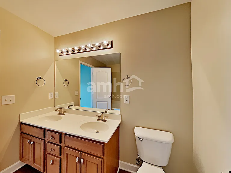 982 Acadia Ct — Photo 12