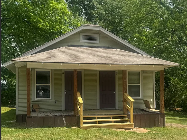 438 N Broadway St #B — Photo 10