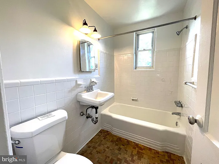 108 Varnum St NE — Photo 6
