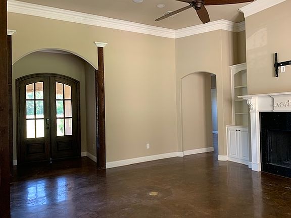 3rd image of 114 Majestic Oaks