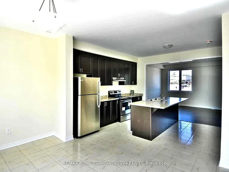 10 Heron Park Pl — Photo 3