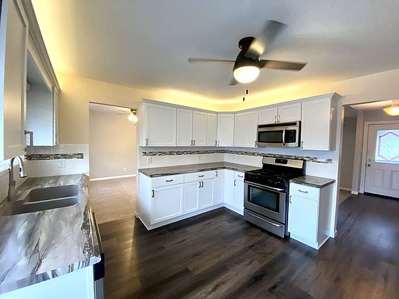 5th image of 1371 Plum Creek Dr