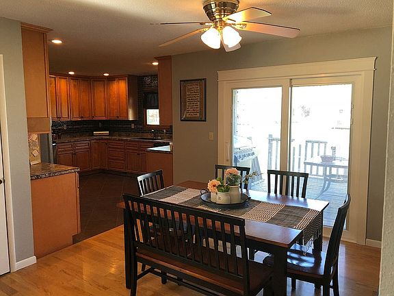 Dining off kitchen 