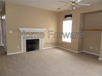 3 bed, 2.0 bath, 1413 sqft, $1,700 — Photo 2