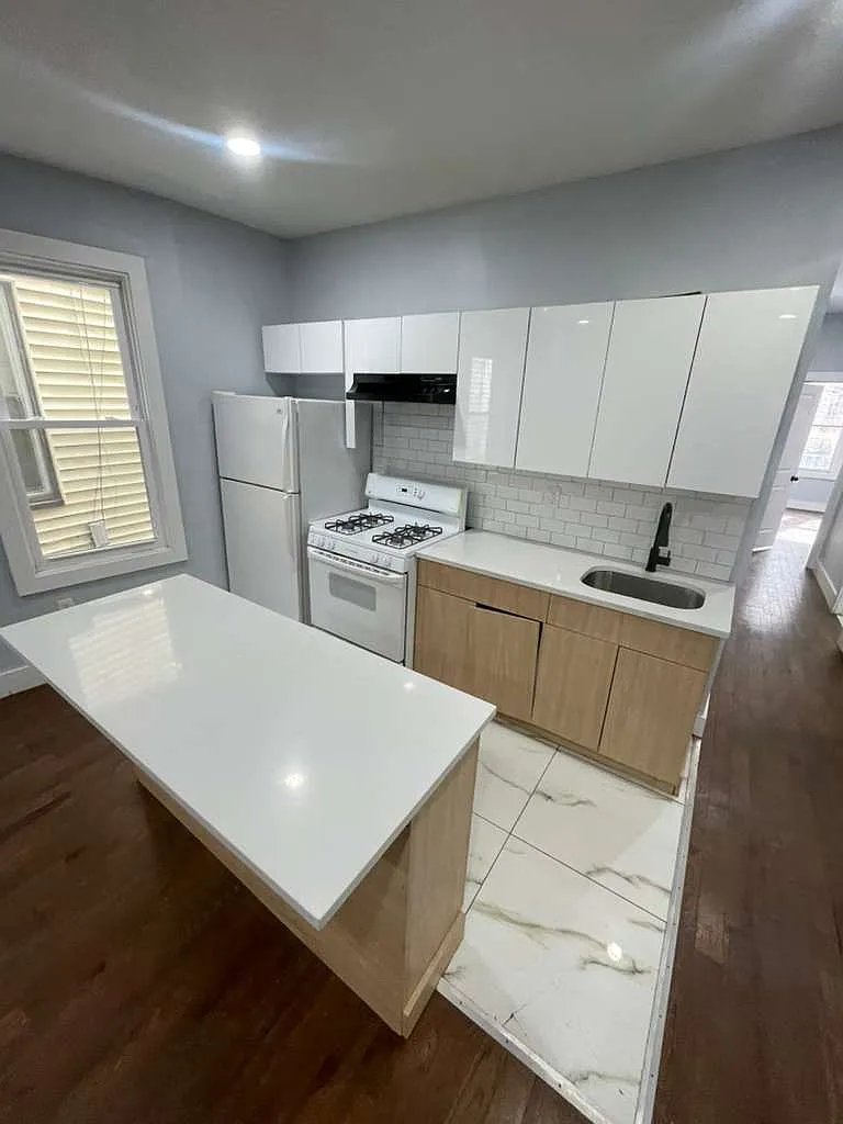 Building Photo - 430 Avon Ave #1B