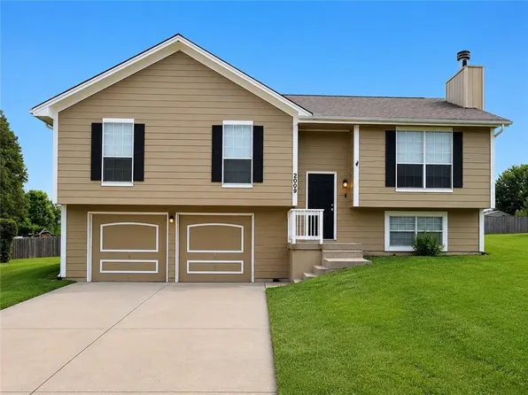 2009 Cypress Way, Pleasant Hill, MO 64080