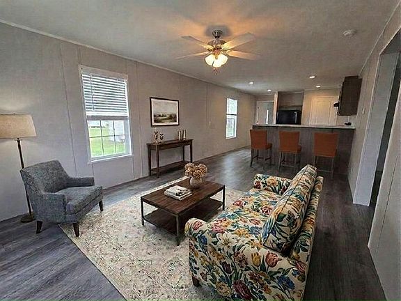 2nd image of 206 Blue Jay Ln #206