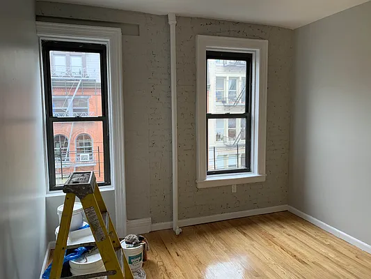 Rented by Salon Realty Corp | media 10