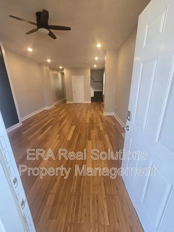 3 bed, 1.5 bath, 1336 sqft, $1,750 — Photo 4