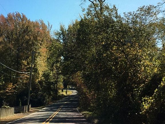 2nd image of 134 N Bergen Mills Rd