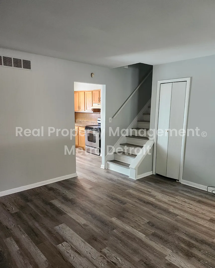 Hurry Now - to receive Special Incentives at Move In — Photo 4