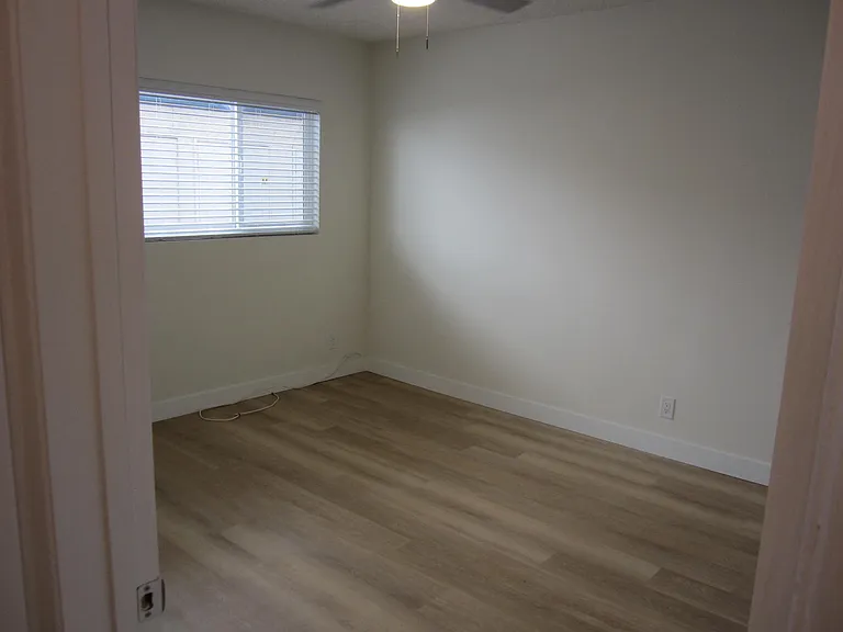 11816 Goshen Ave #2 — Photo 13