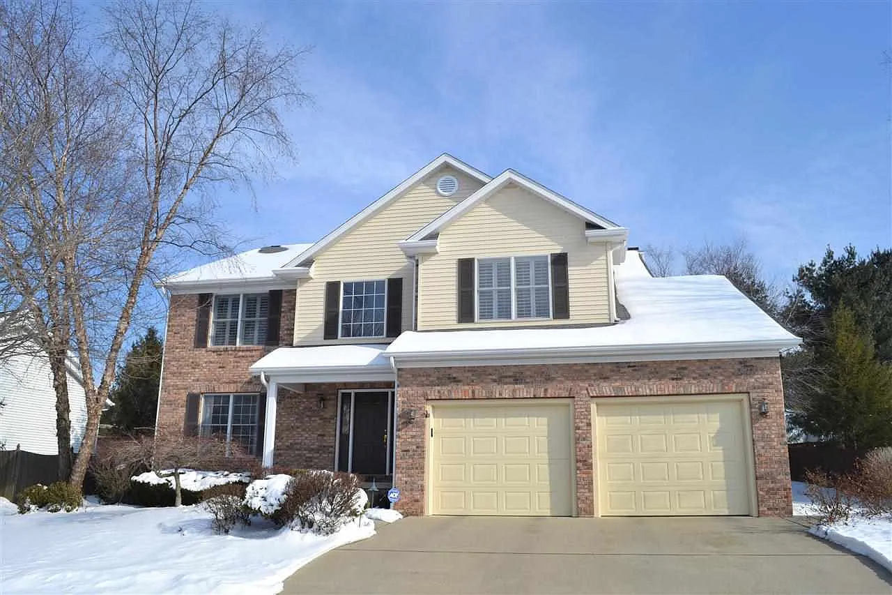 2405 E Cedarwood Cir photo 1
