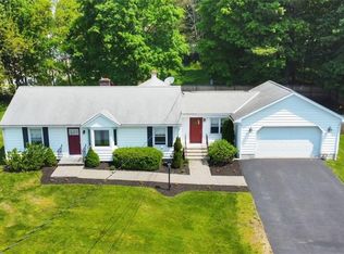 8 Short Hill Dr, Poughkeepsie, NY 12603