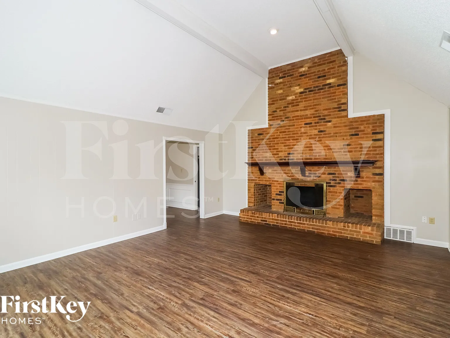 3 bed, 2.0 bath, 2100 sqft, $1,855 — Photo 3