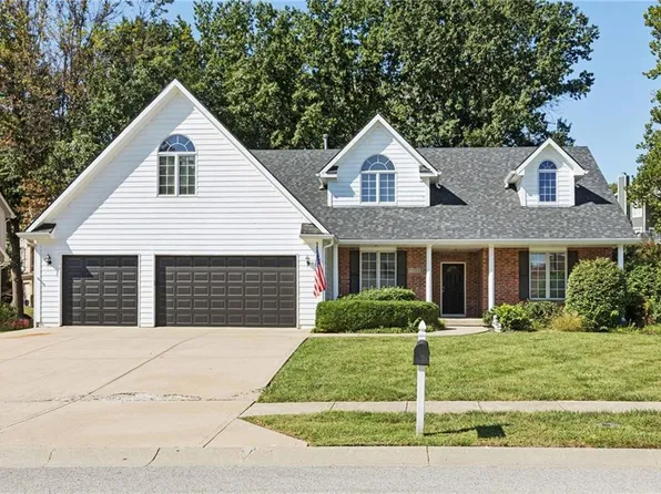 1024 Redwood Ln, Liberty, MO 64068