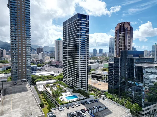 876 Curtis St APT 3208, Honolulu, HI 96813