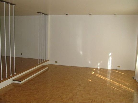 5th image of 88 Graymoor Ln