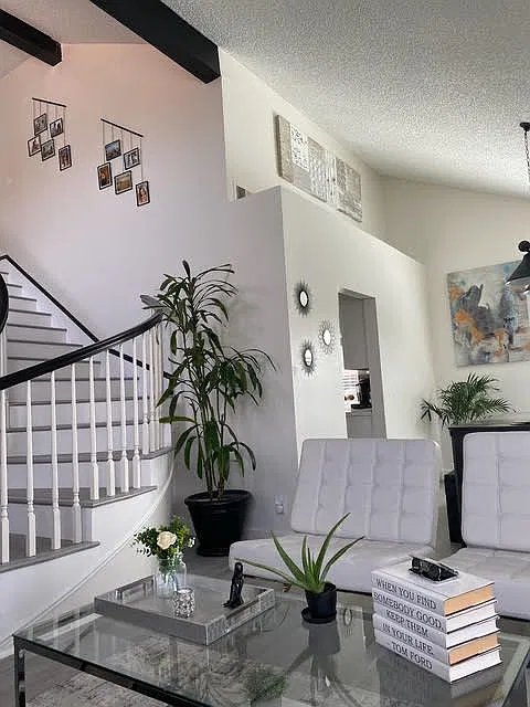 4 bed, 1983 sqft, $4,500 — Photo 3