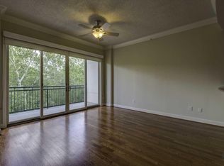 5202 Memorial Dr, Houston, TX 77007