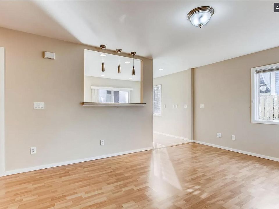 Spacious living room