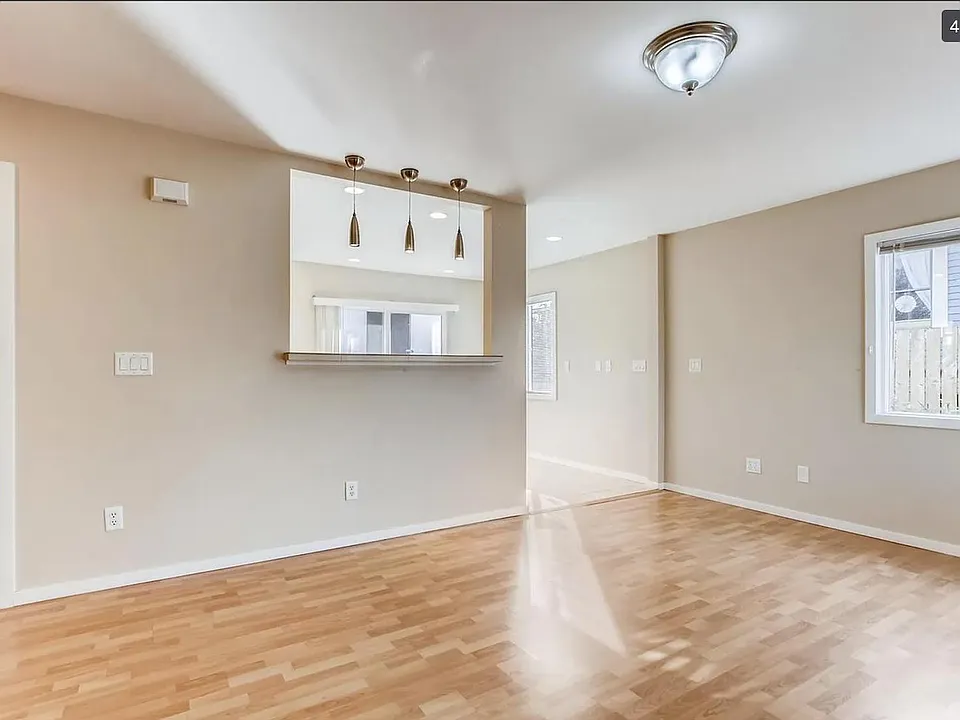 Spacious living room