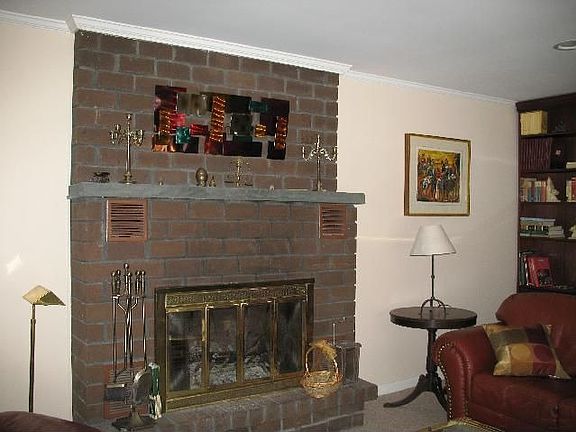 3rd image of 281 Wood St