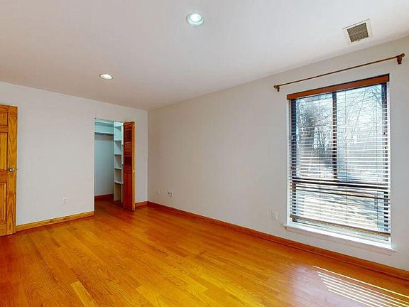 5th image of 11208 Chestnut Grove Sq APT 210