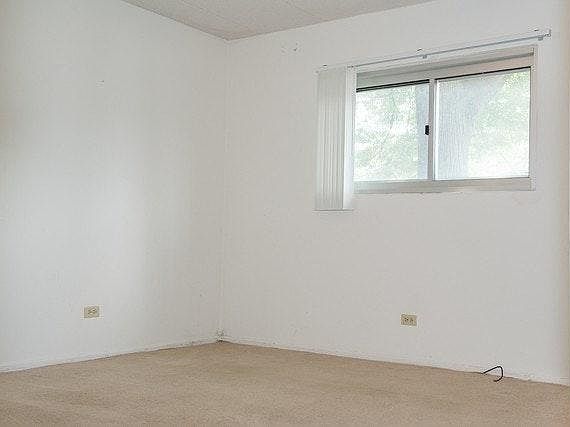 5th image of 3854 S Parkway Dr #A