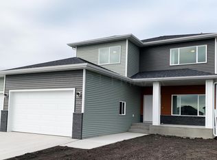 2936 Prairie Farms Cir S, Fargo, ND