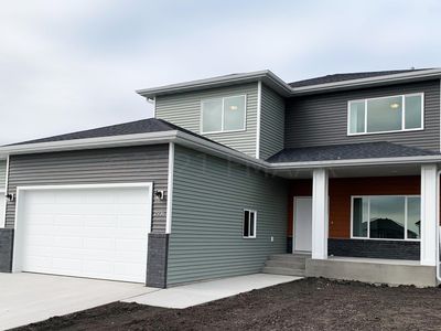 2936 Prairie Farms Cir S, Fargo, ND, 58104