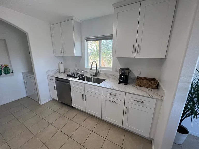 61786 Desert Air Rd #B — Photo 4