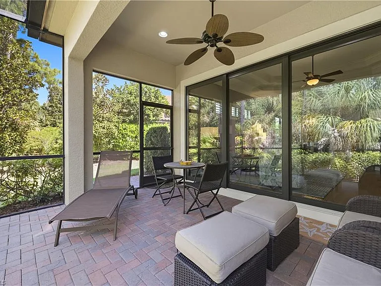 9475 Isla Bella Cir — Photo 31