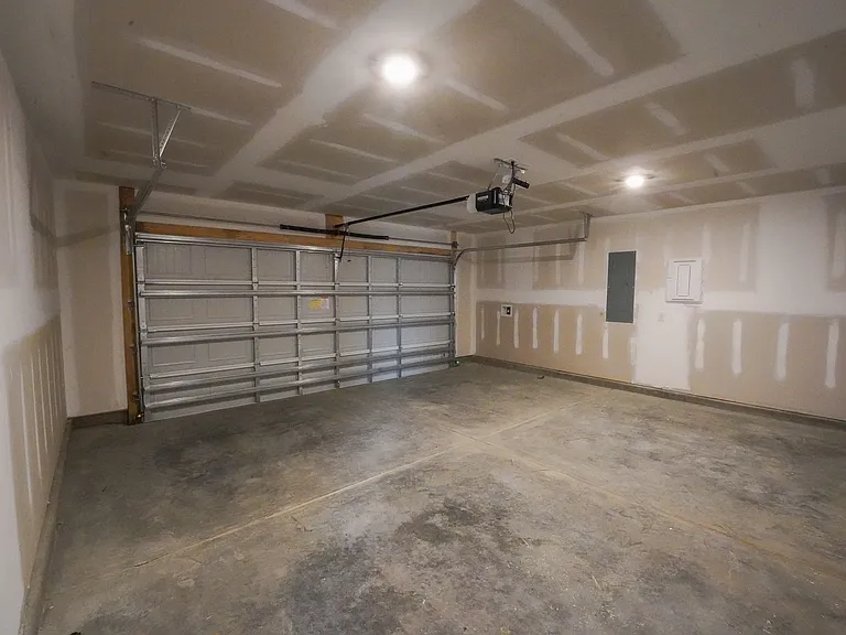 435 Coconut Dr — Photo 11